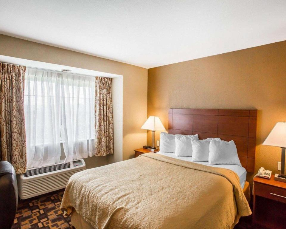 Quality Inn & Suites Маунт-Джулиет Экстерьер фото