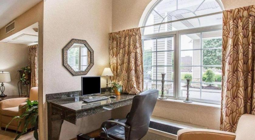 Quality Inn & Suites Маунт-Джулиет Экстерьер фото